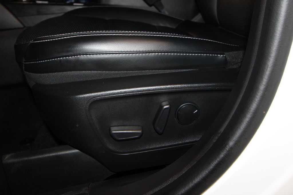 Used 2023 Ford Escape Platinum AWD/4WD image 7