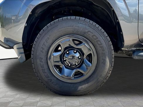 Used 2018 Toyota Tacoma SR w/ SR Convenience Package RWD image 33