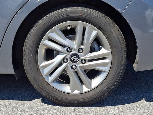 Used 2019 Hyundai Elantra Value Edition FWD image 8