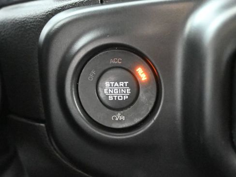Used 2022 Jeep Wrangler Unlimited Sahara w/ Cold Weather Group AWD/4WD image 32
