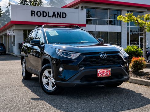 Used 2020 Toyota RAV4 XLE w/ Convenience Package AWD/4WD image 1