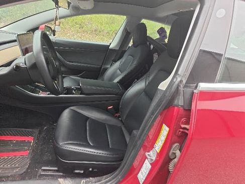 Used 2020 Tesla Model 3 Standard Range Plus RWD image 9
