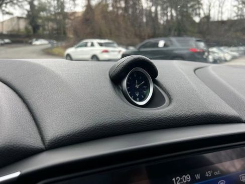 Used 2018 Maserati Ghibli GranSport image 30