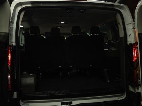 Used 2023 Ford Transit 350 XLT image 7