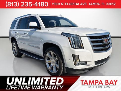 Used 2020 Cadillac Escalade Luxury RWD image 1