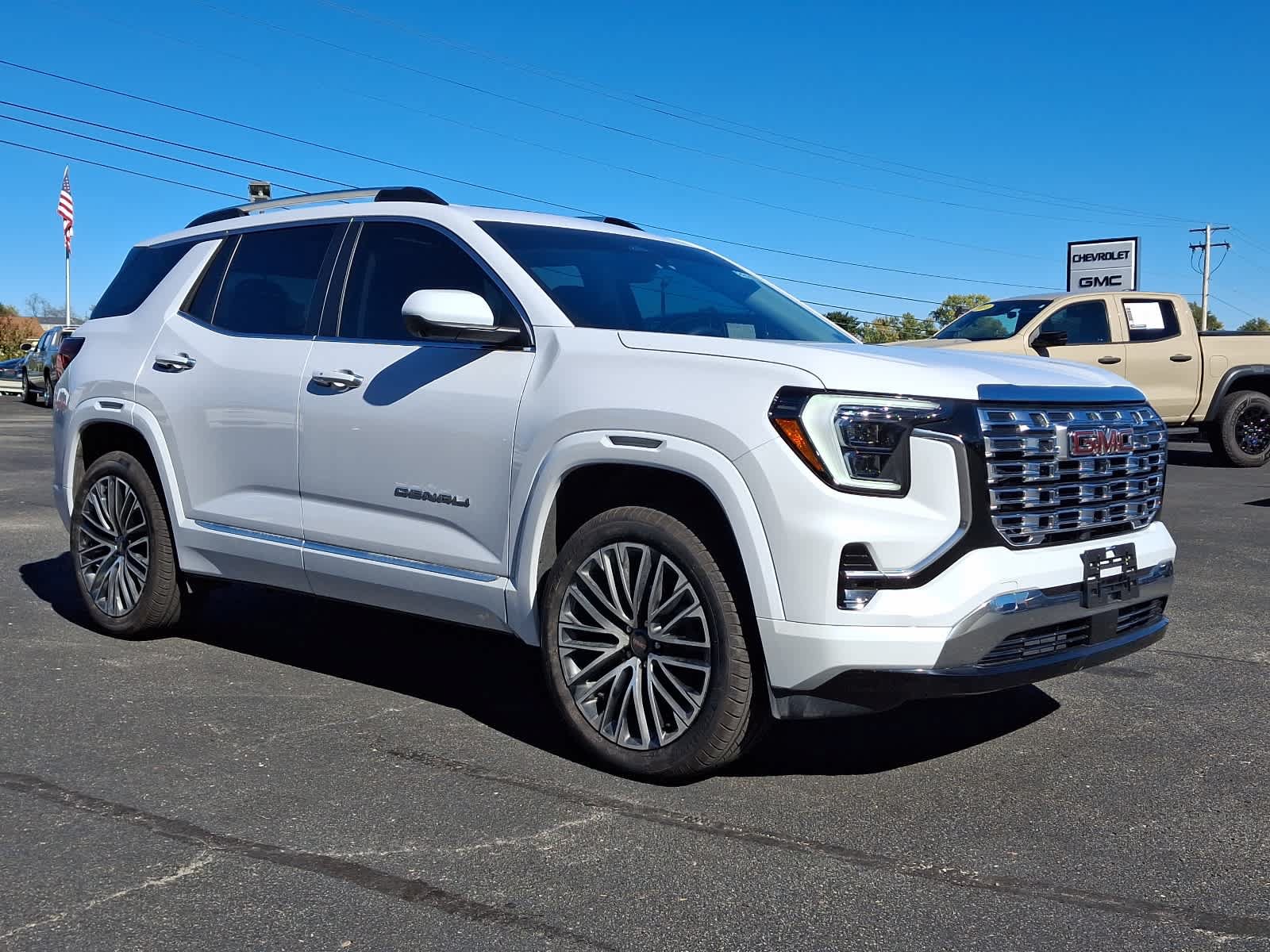 Used 2026 GMC Terrain Denali AWD/4WD image 1