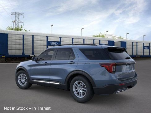 New 2025 Ford Explorer Active w/ Active Comfort Package image 4