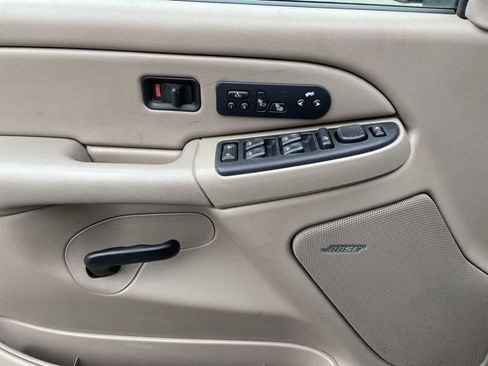 Used 2005 Chevrolet Suburban LT w/ Preferred Equipment Group image 32