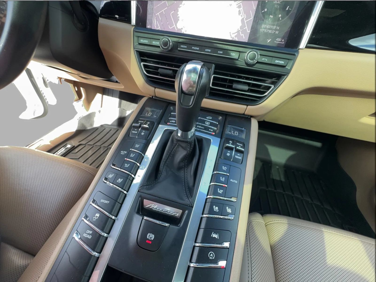 Used 2019 Porsche Macan AWD/4WD image 25