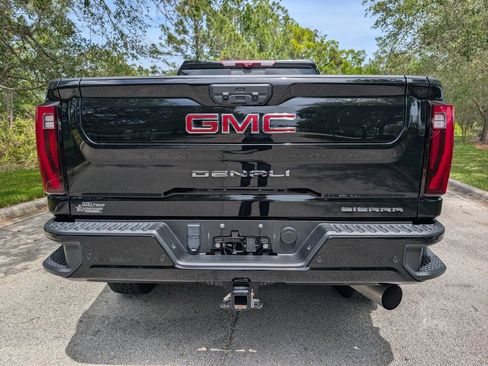 Used 2024 GMC Sierra 2500 Denali w/ Denali Reserve Package image 7