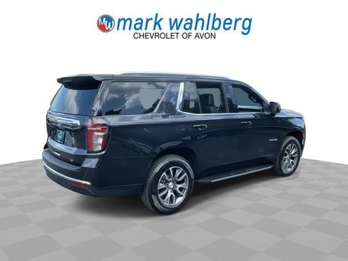 Certified 2022 Chevrolet Tahoe LT w/ Luxury Package AWD/4WD image 8