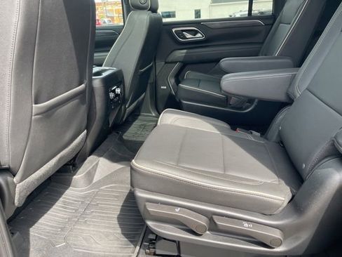 Used 2023 GMC Yukon XL SLT w/ SLT Luxury Package AWD/4WD image 19