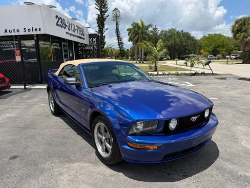 Used 2005 Ford Mustang GT RWD image 3