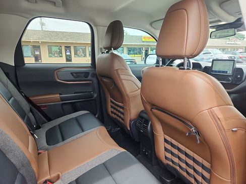 Used 2023 Ford Bronco Sport Outer Banks w/ Tech Package AWD/4WD image 28