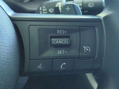 Used 2024 Nissan Rogue S FWD image 25