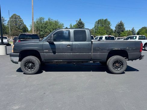 Used 2005 Chevrolet Silverado 2500 LT w/ Heavy-Duty Power Package AWD/4WD image 8
