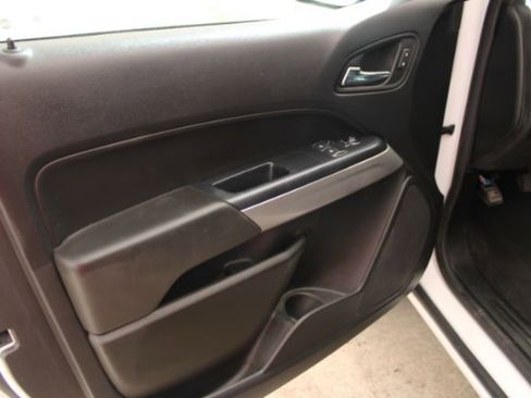 Used 2021 Chevrolet Colorado LT w/ Safety Package image 9