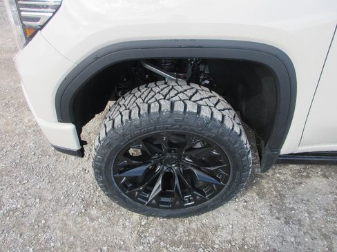 New 2026 GMC Sierra 1500 Denali w/ Denali Reserve Package image 13