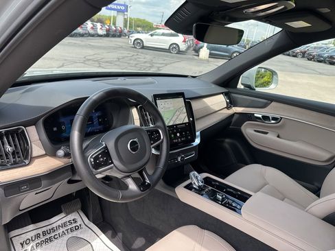 Certified 2025 Volvo XC90 B6 Plus AWD/4WD image 21