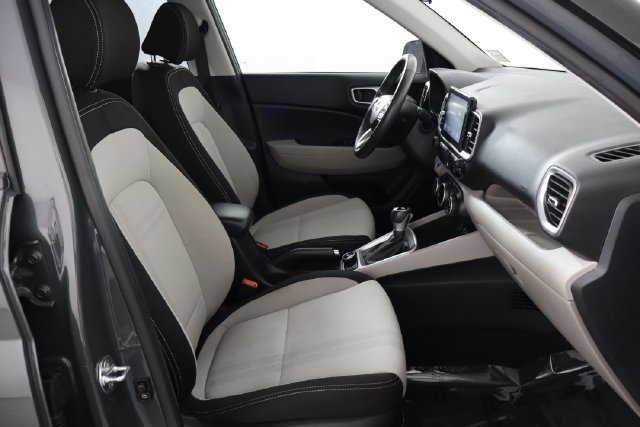 Used 2024 Hyundai Venue SEL FWD image 19
