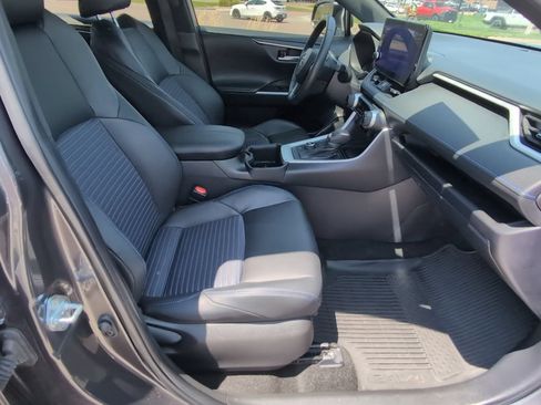 Used 2025 Toyota RAV4 XSE w/ Weather Package AWD/4WD image 32