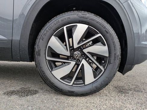 New 2026 Volkswagen Atlas SE FWD image 11