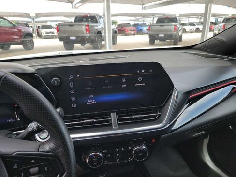 Used 2025 Chevrolet Trax RS w/ Driver Confidence Package FWD image 24