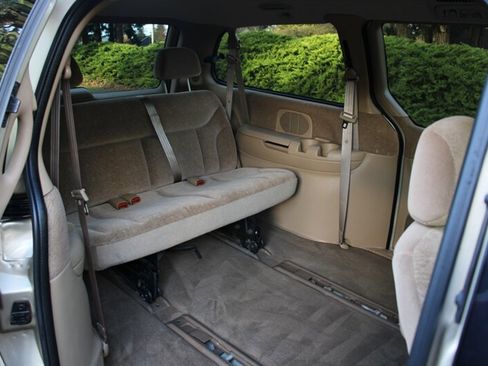 Used 2000 Dodge Grand Caravan ES image 6