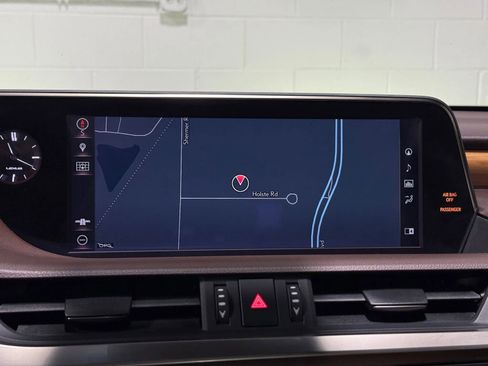 Used 2019 Lexus ES 350 Ultra Luxury w/ Accessory Package image 32