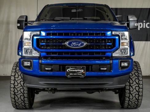 Used 2022 Ford F250 Lariat w/ Chrome Package image 3