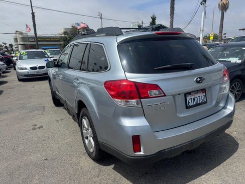 Used 2012 Subaru Outback 3.6R Limited AWD/4WD image 4