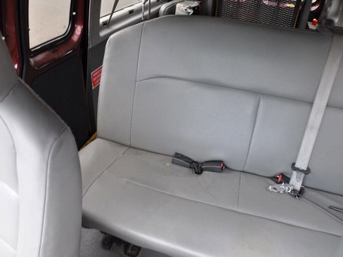 Used 2010 Ford E-350 and Econoline 350 XL image 25