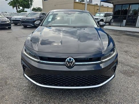 New 2025 Volkswagen Jetta SE image 2