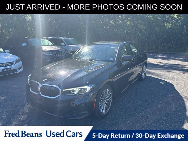 Used 2023 BMW 330i xDrive Sedan w/ Premium Package AWD/4WD image 3