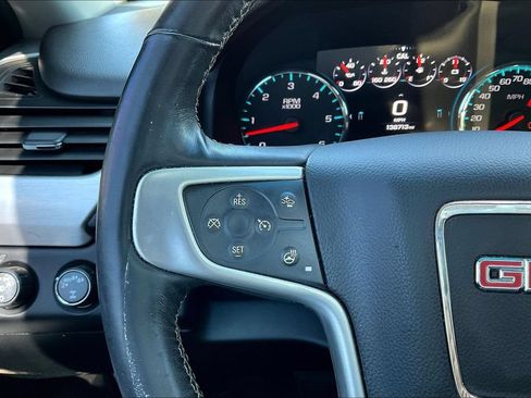 Used 2017 GMC Yukon SLT w/ Premium Edition AWD/4WD image 10