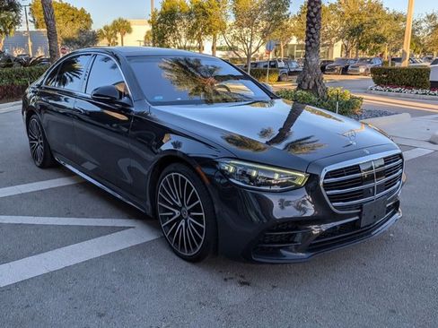 Used 2022 Mercedes-Benz S 500 4MATIC image 3