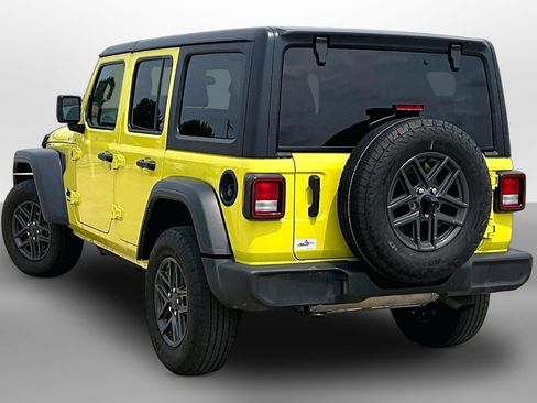 Used 2024 Jeep Wrangler Unlimited Sport AWD/4WD image 9