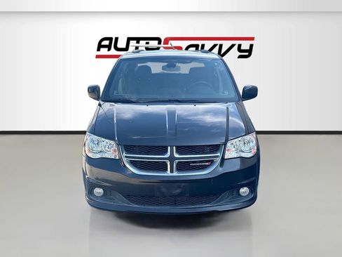 Used 2019 Dodge Grand Caravan SXT FWD image 2