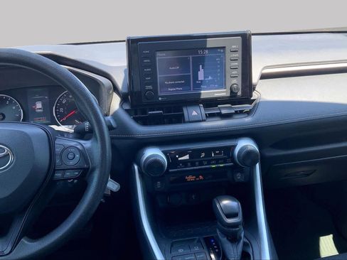 Used 2022 Toyota RAV4 LE AWD/4WD image 7