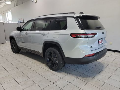 New 2025 Jeep Grand Cherokee L Limited w/ Black Appearance Package image 4