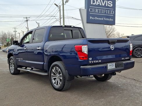 Used 2019 Nissan Titan SL image 6