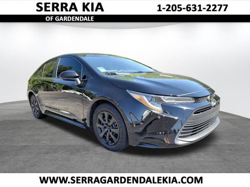Used 2024 Toyota Corolla LE image 1