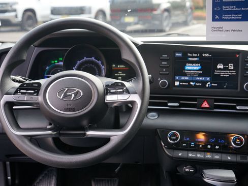Certified 2023 Hyundai Elantra Blue w/ Preferred Accessory Package FWD image 16