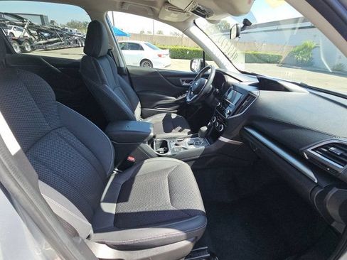 Used 2020 Subaru Forester Premium AWD/4WD image 37