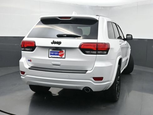 Used 2020 Jeep Grand Cherokee Altitude RWD image 40
