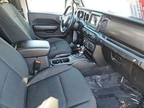 Used 2019 Jeep Wrangler Unlimited Sport S image 11
