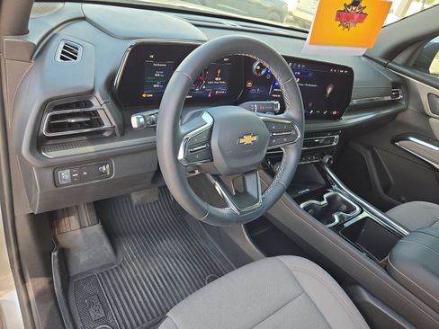 Certified 2026 Chevrolet Traverse LT w/ Driver Confidence Package FWD image 10