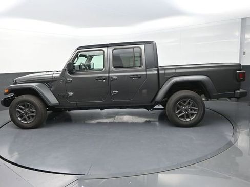 New 2025 Jeep Gladiator Sport AWD/4WD image 7