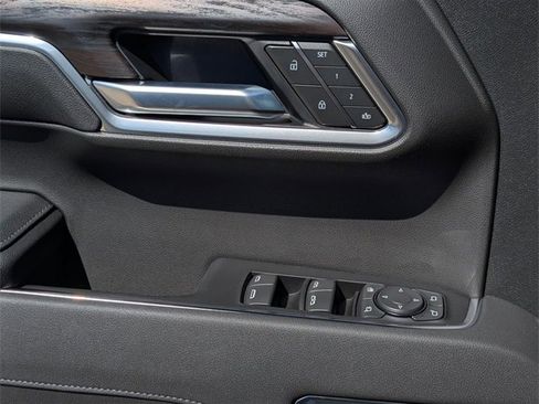 New 2026 GMC Sierra 1500 SLT image 14