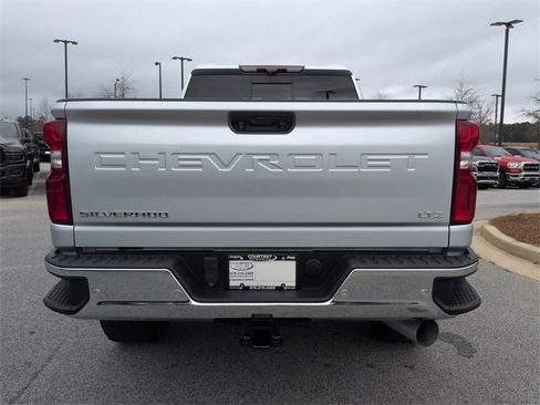 Used 2020 Chevrolet Silverado 2500 LTZ w/ LTZ Premium Package image 5